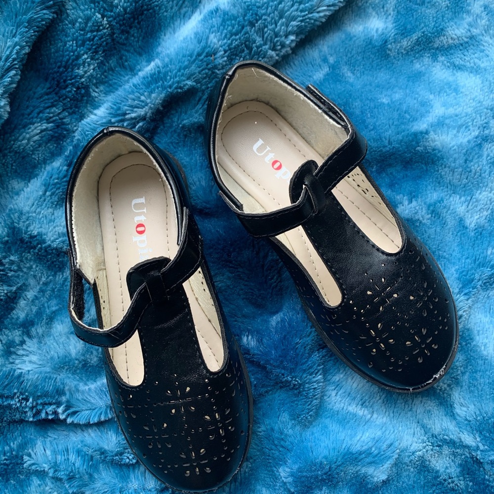Toddler Girl size 9 Black Mary Jane style slip ons